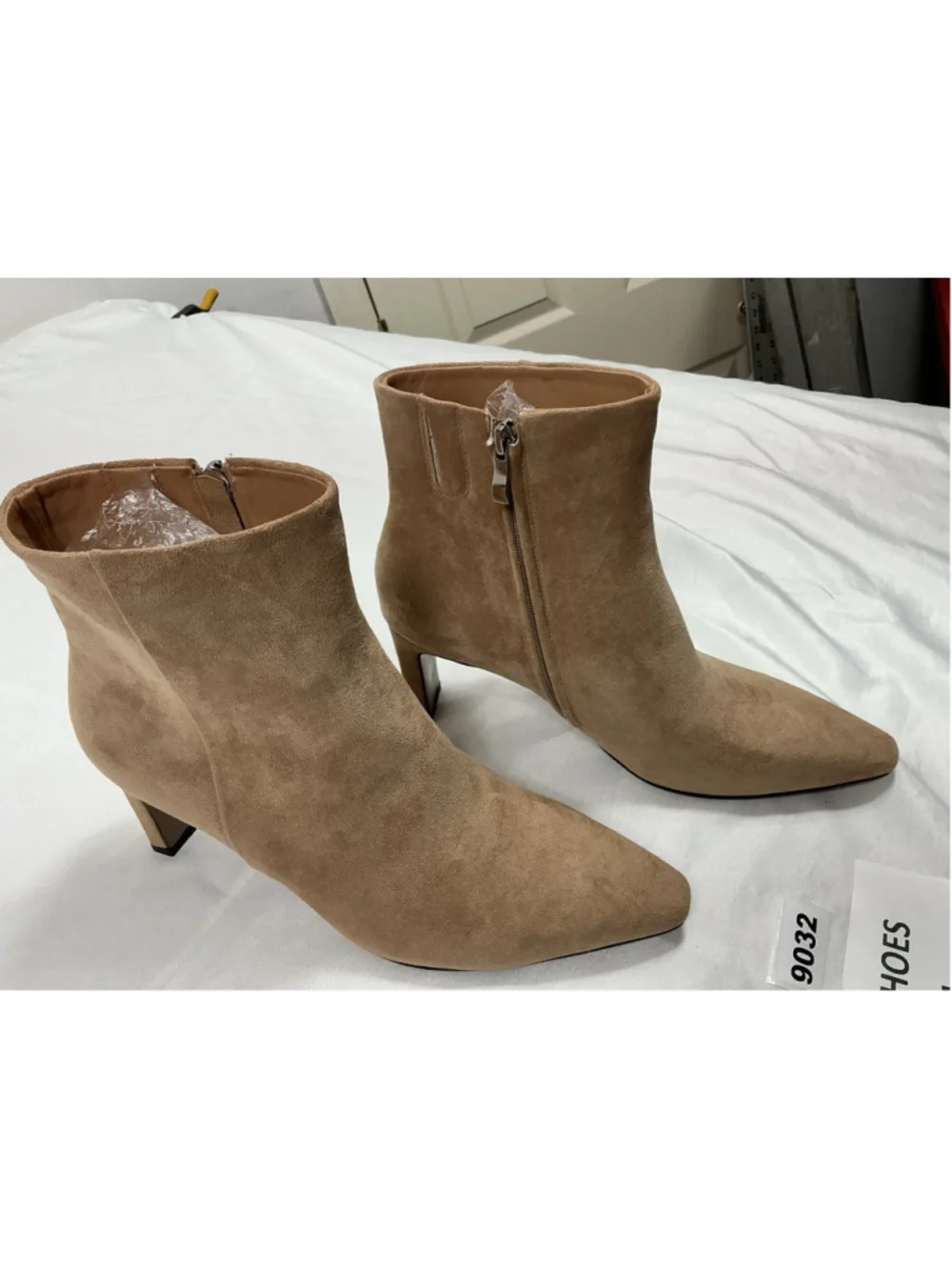Womans New Ankle Boots 9.5 Cowhide Tan Side Zip Pointed Toe Chunky Heel
